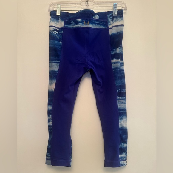 Under Armour workout crop pants, size small - Picture 2 of 4